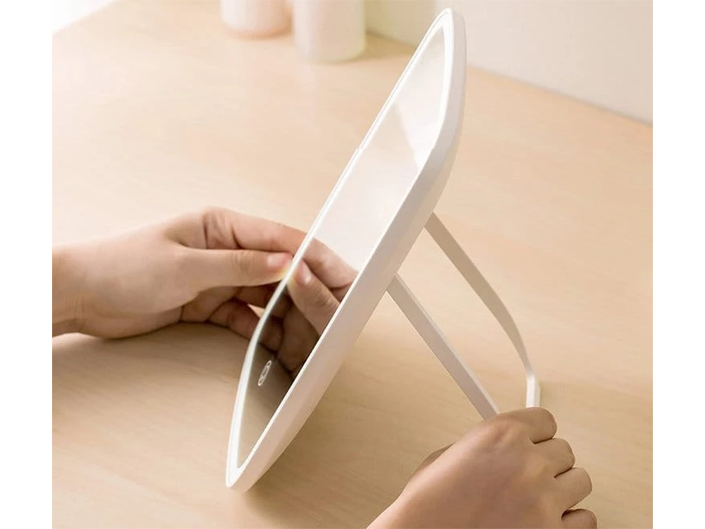 Oglinda de machiaj, Zola, cu iluminare LED incorporata, incarcare cablu micro USB tip B, dreptunghiulara, 24x17 cm Oglinda de machiaj, Zola, cu iluminare LED incorporata, incarcare cablu micro USB tip B, dreptunghiulara, 24x17 cm